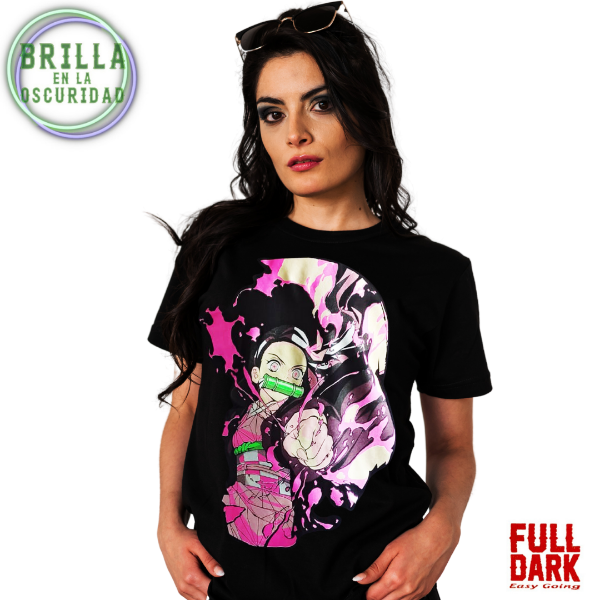 Producto - Remera Nezuko Kamado -Brilla en la oscuridad-Belleza y Poder que Iluminan