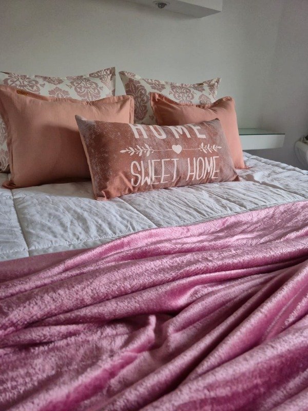 Producto - Combo x5 Almohadones + 1 Manta 190x250 - Rosa