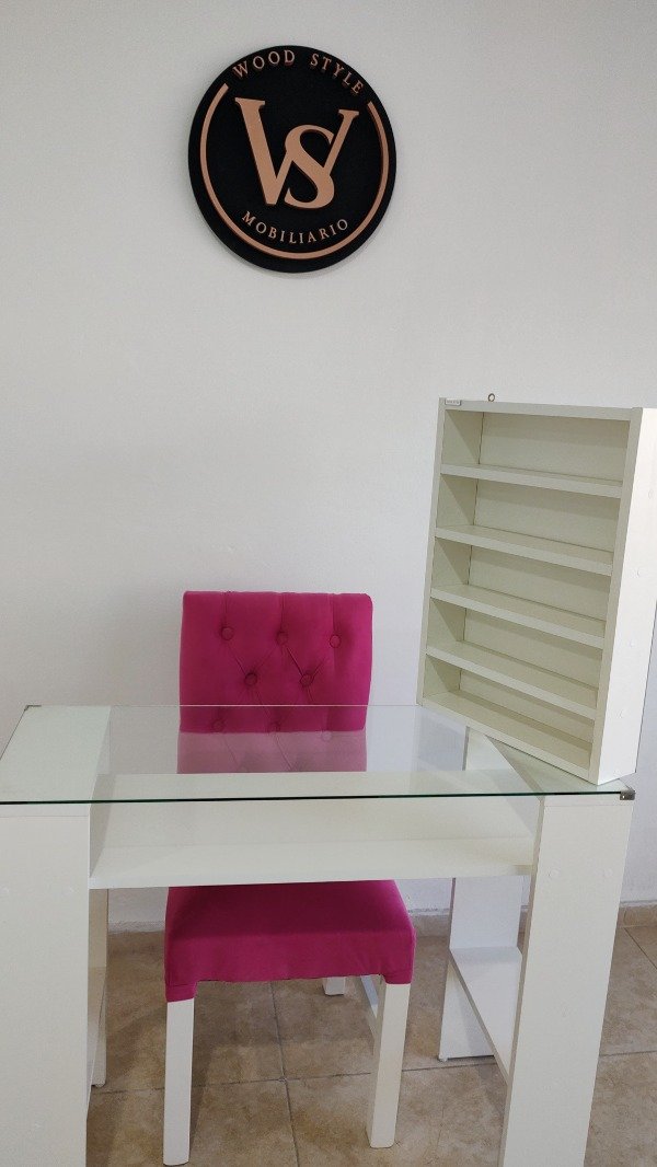 Producto - Combo Silla Fucsia + mesa cristal + esmaltero