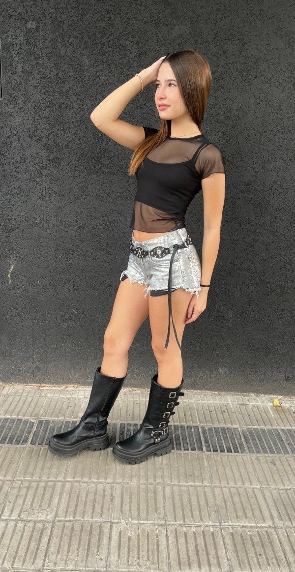 Producto - REMERA MILA negro