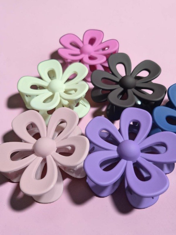 Producto - BROCHE FLOR CALADA MATE media docena