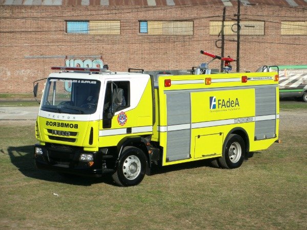 Producto - Autobomba de Aeropuerto Modelo WF 8000 500 montada sobre Iveco 170  E22