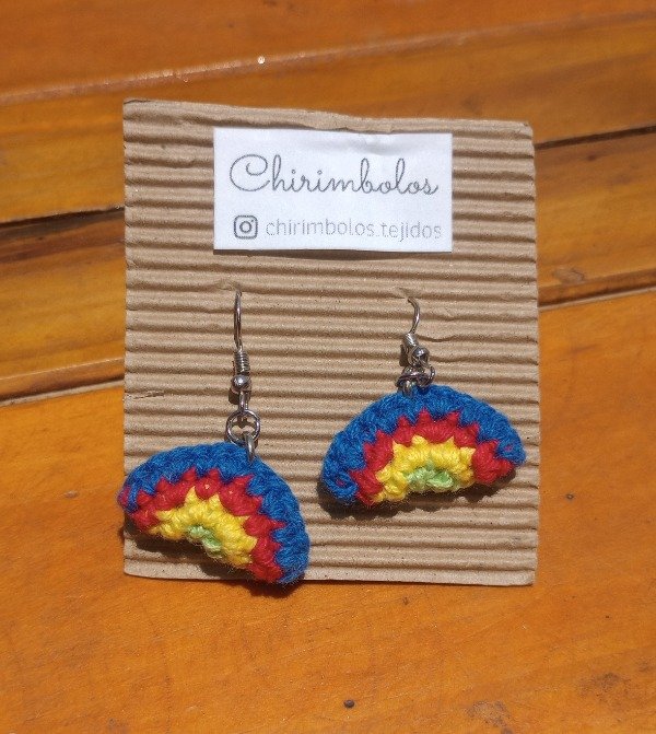 Producto - Aros tejidos arcoiris azul