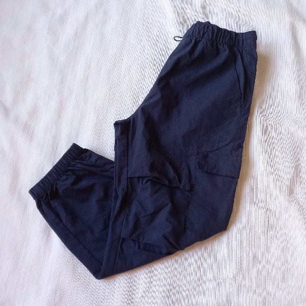 Producto - Pantalón cargo rompevientos (T. 14)
