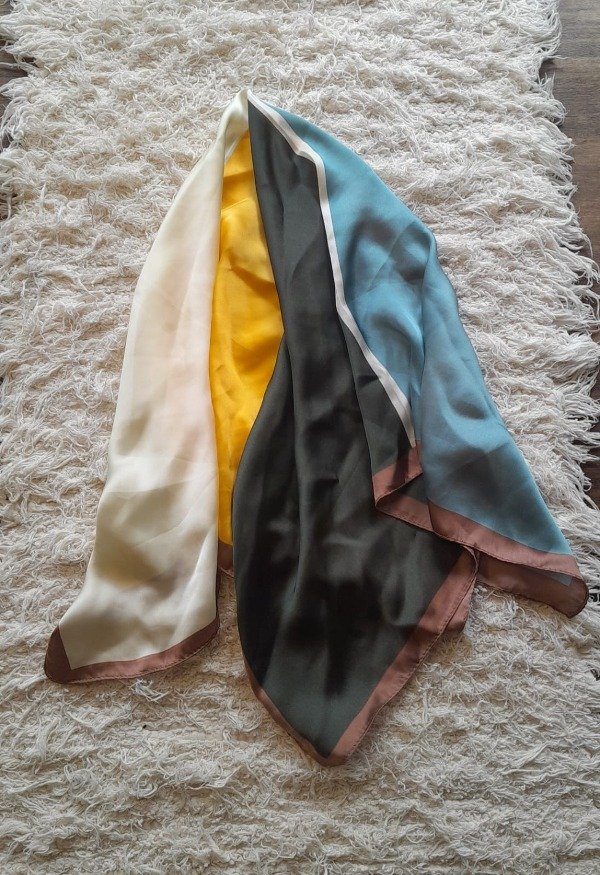 Producto - Pañuelo de seda importado 1 70 x 70 cm