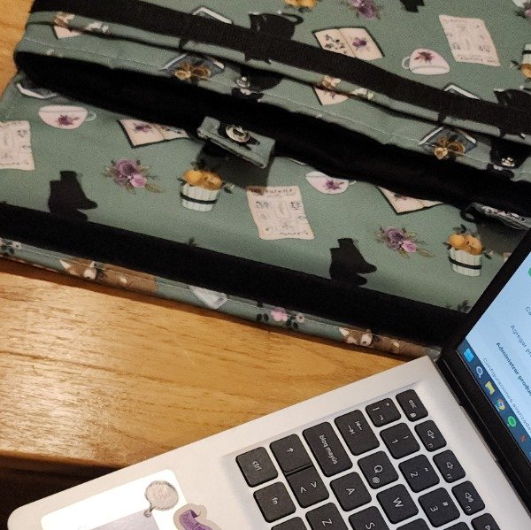 Producto - Funda para notebook Gatitos Verdes IMPERMEABLE - 2