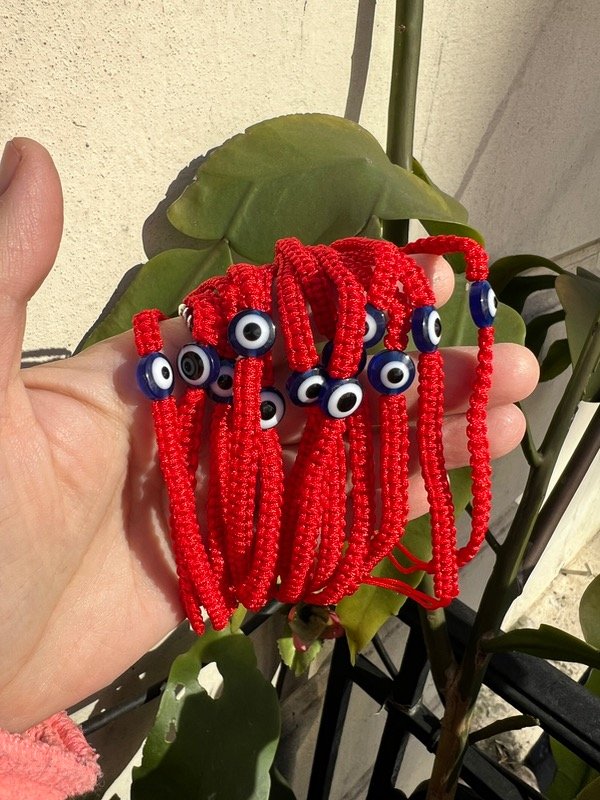 Producto - 2 pulseras roja con ojo protector