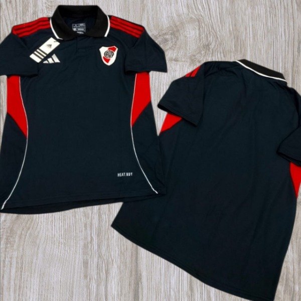 Producto - Chomba River Plate Negra 2026