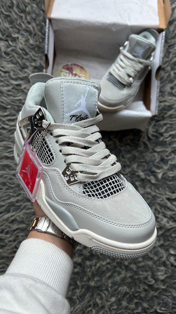 Producto - JORDAN RETRO 4 FROZEN MOMENTS - 1
