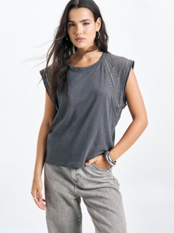 Producto - REMERA GRAVES
