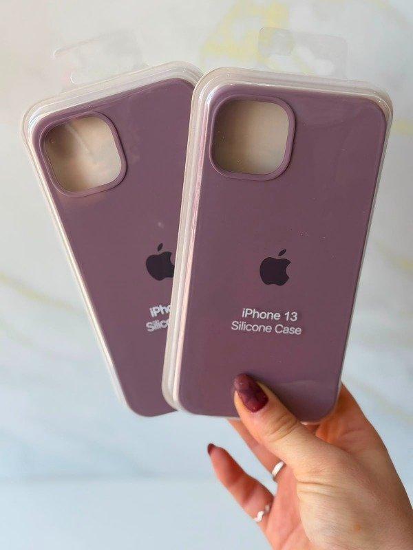 Producto - Silicone case IPhone 13 black currant