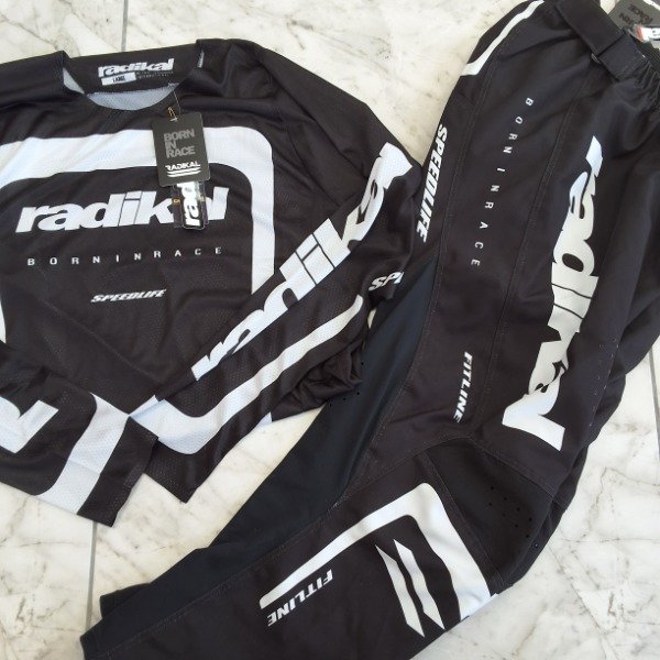 Producto - Conjunto Radikal Solid Black