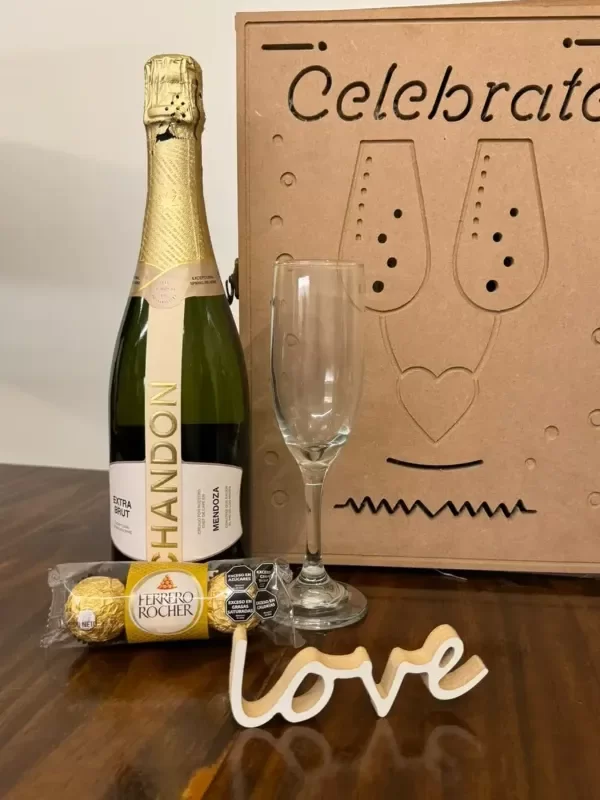 Producto - Caja Box de Champagne Chandon + Copas + Ferrero Rocher + Regalo - 4