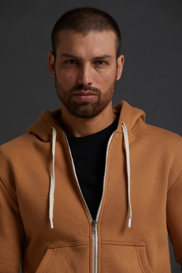 Producto - CAMPERA CON CAPUCHA FRISA BASICA