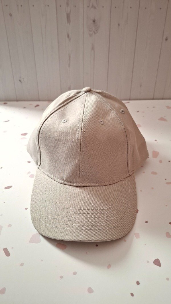 Producto - Gorra gris clarita