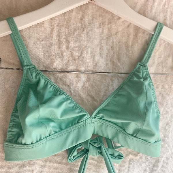 Producto - Corpiño triángulo con base verde menta