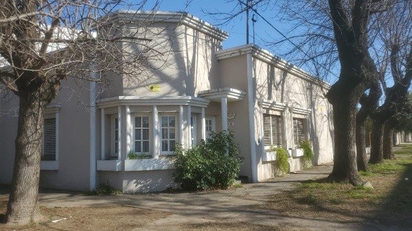 Producto - CASA UBICADA EN LA ESQUINA DE ALEM Y SAAVEDRA