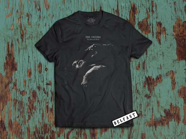 remera smiths the queen is dead