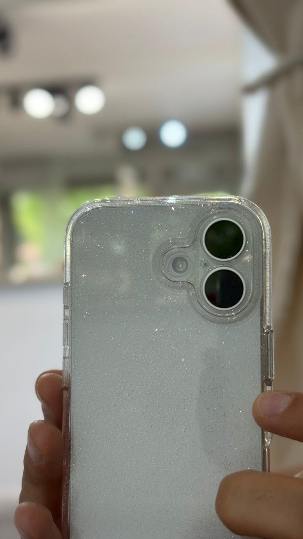 Producto - Funda transparente BRILLOS (Iphone 16 Pro)