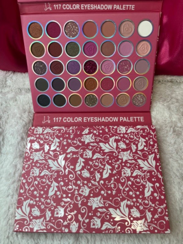 Producto - Paleta de sombras x117 de colores- Yara fucsia