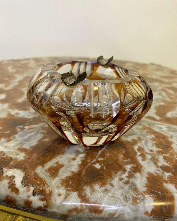 Producto - Cenicero De Cristal Tallado Con Detalle En Bronce  Ambar