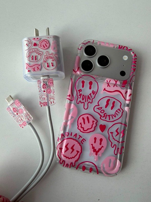 Producto - Super combo funda + protector de cargador diseño caritas rosadas