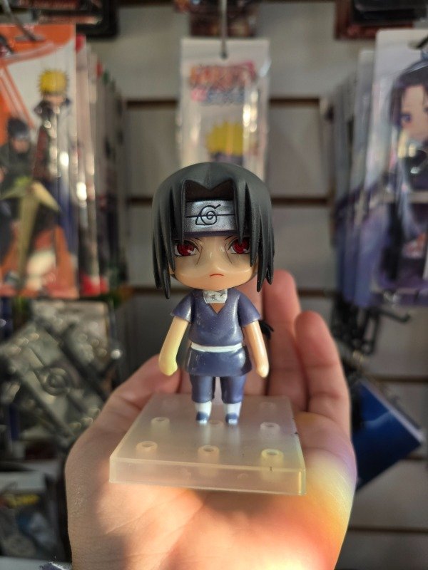 Producto - Figura Itachi base transparente