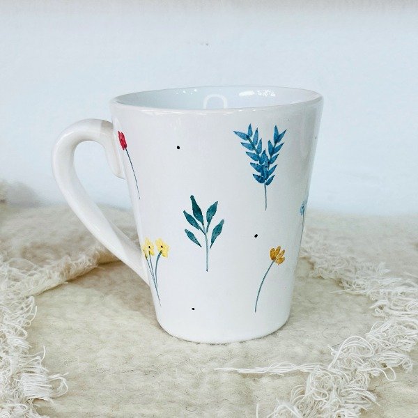 Producto - Taza cónica Florcita