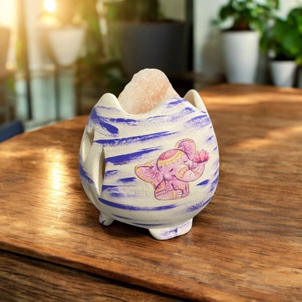 Producto - LÁMPARA DE SAL CERAMICA PINTADA XL INCLUYE ENCHUFE LUZ Y PIEDRAS 12X11 CM