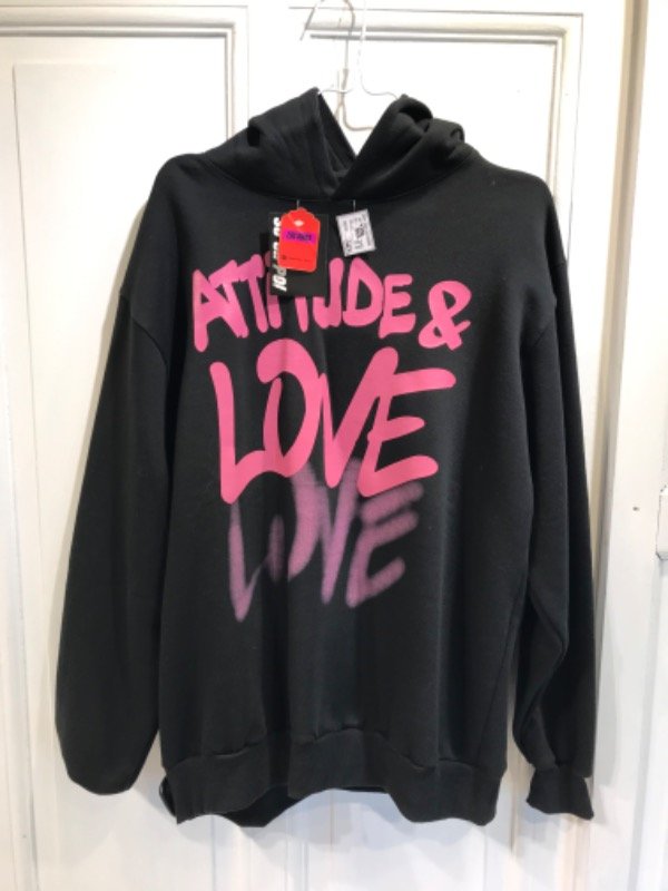 Producto - Buzo SO CIPPO negro attitude love- nuevo c/etiqueta- Talle 16 años- PRECIO: 34x