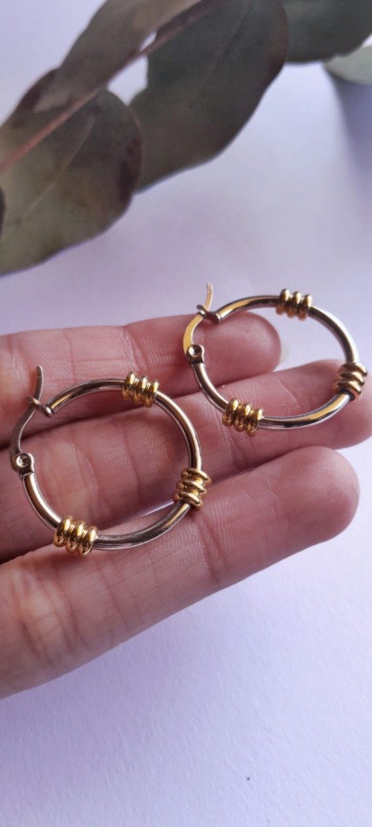 Producto - Aros acero argolla tres apliques dorados 2mm