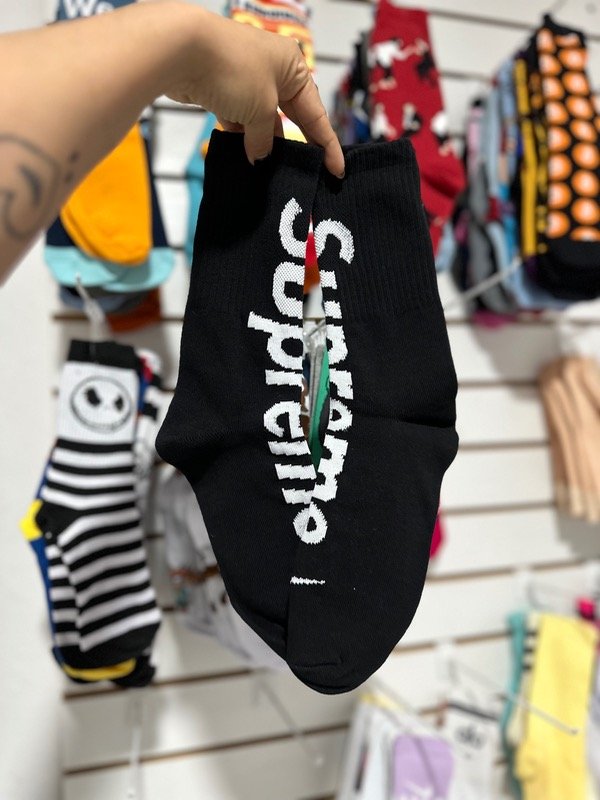 Producto - supreme negra