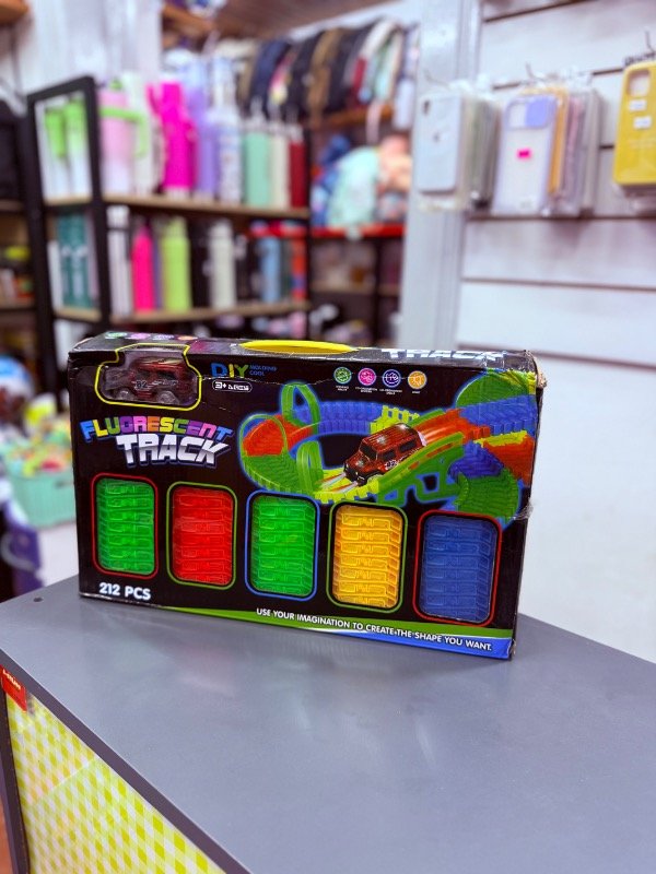 Producto - Pista de auto fluorescente
