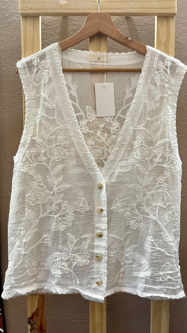 Producto - CHALECO BORDADO