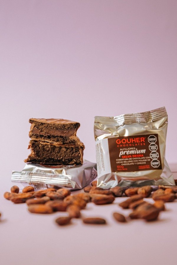 Producto - Alfajor de chocolate con leche relleno con "Selva Negra"