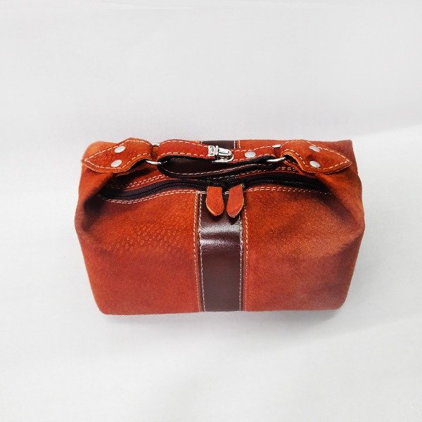 Producto - Necessaire cuero vacuno grabado carpincho y cuero flor "MILWAUKEE" - 2