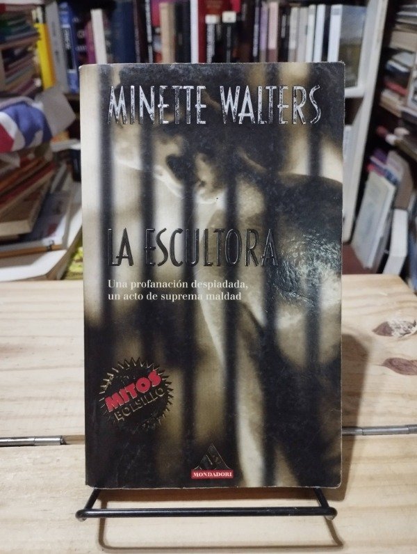 Producto - LA ESCULTORA - Minette Walters