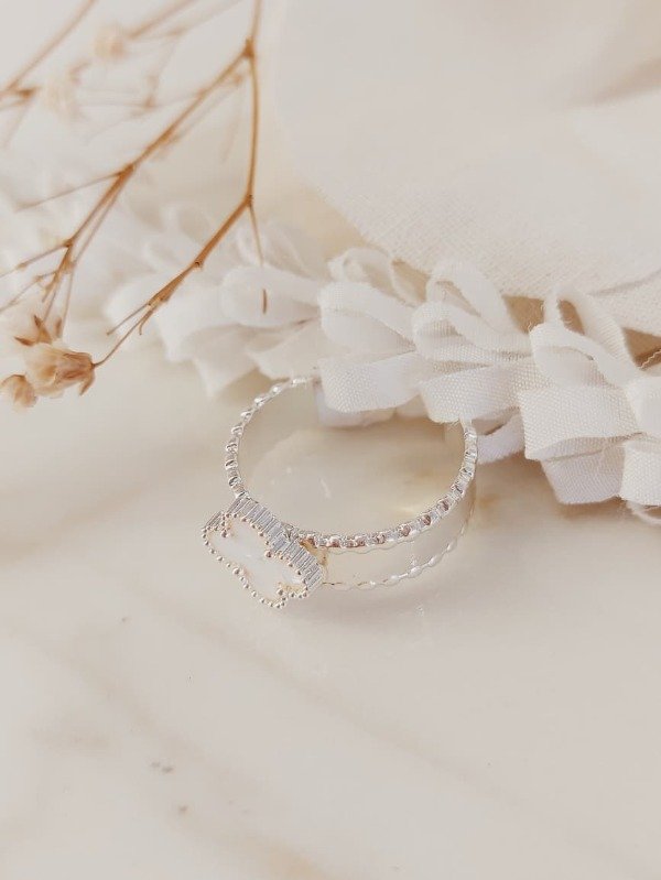Producto - Anillo Trebol blanco - 3