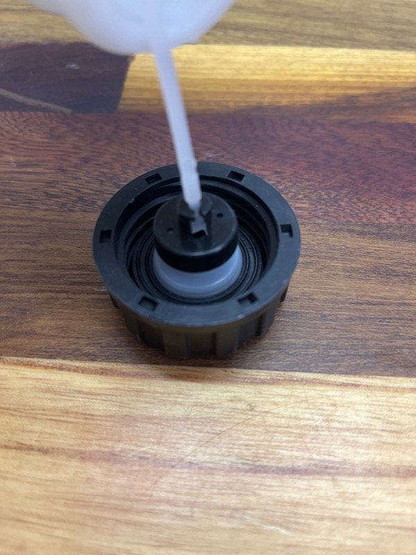 Producto - TAPA TANQUE COMBUSTIBLE DESMALEZADORA 43/52cc 36mmDES144