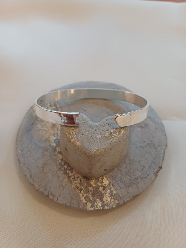 Producto - ESCLAVA PINZA CON INICIAL