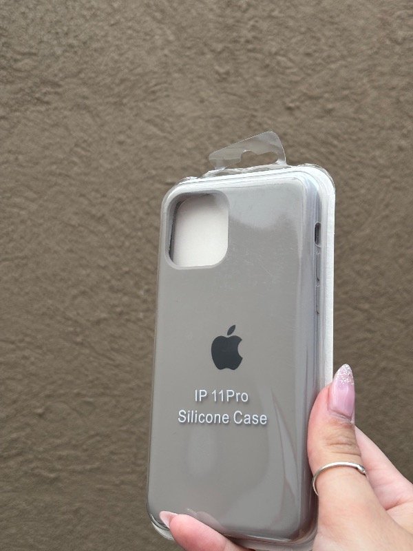 Producto - Silicone 11pro gris claro