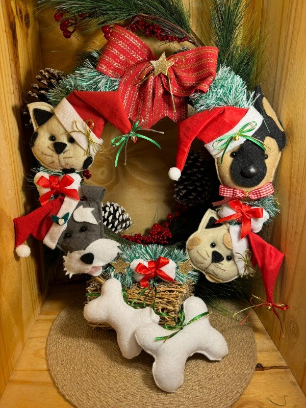 Producto - Corona Mascotas 35 cm (Efectivo: 34.320)