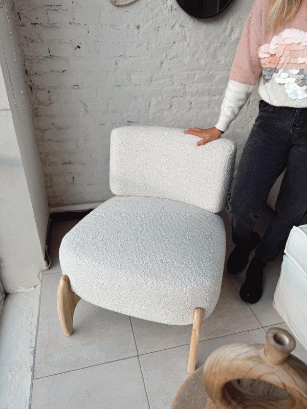 Producto - SILLON BOUCLE CON PATAS DE MADERA