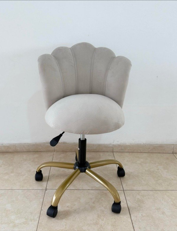 Producto - Silla pétalo giratoria base dorada