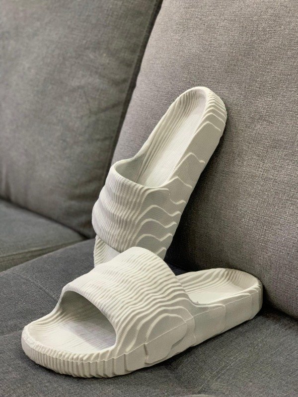 Producto - Ojotas Adi Grises