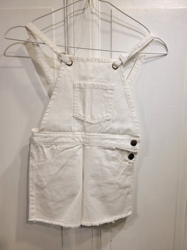 Producto - Jardinero CASTORO blanco Nuevo Con etiqueta Talle 4 años - PRECIO: 28X