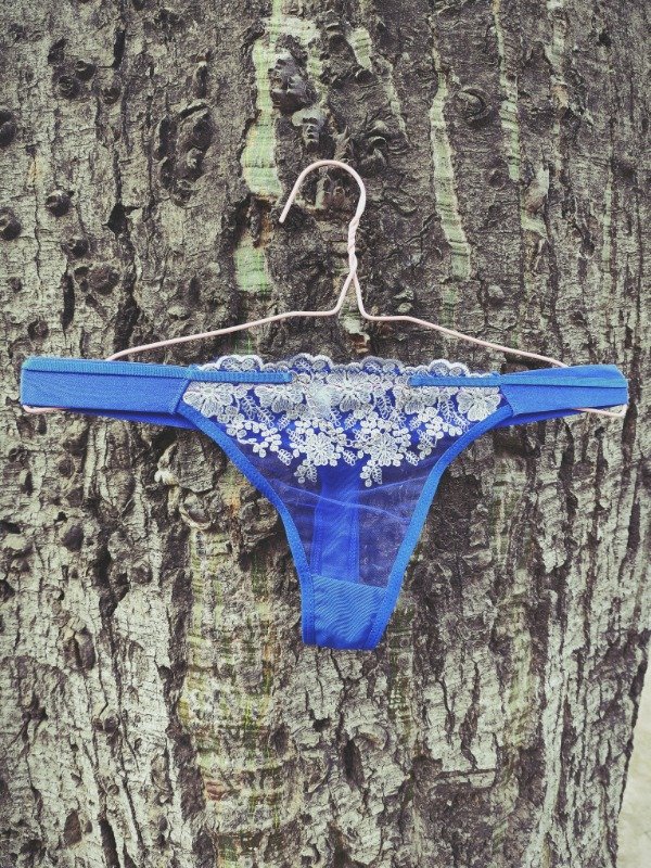 Producto - Tangas bordos azul
