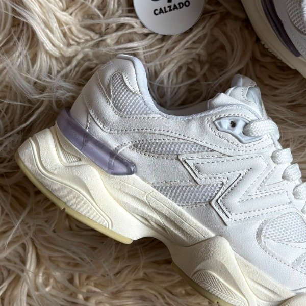 Producto - New Balance 9060 Off White - 2