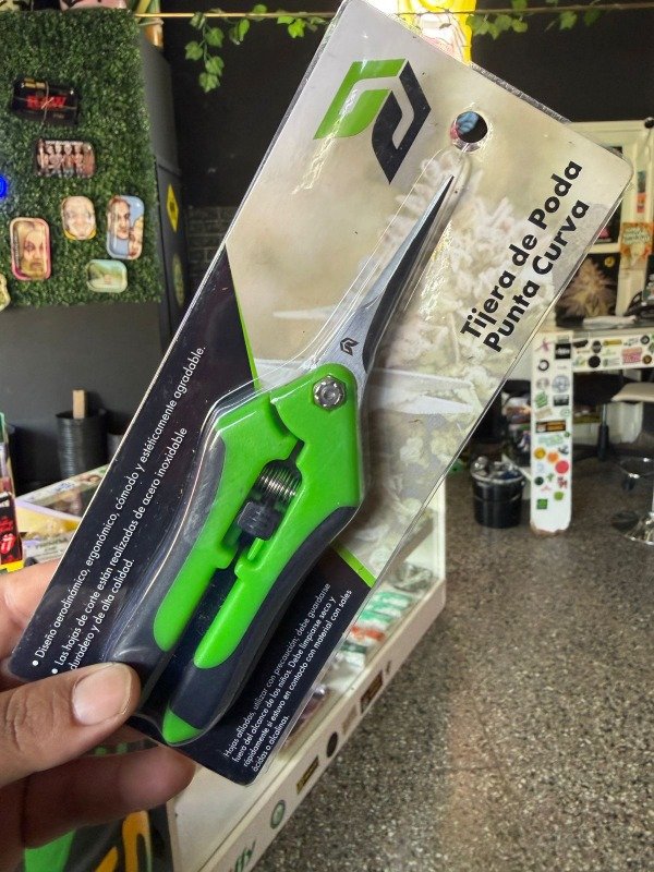 Producto - TIJERA MANICURA PUNTA CURVA GSG - CORTE DE PRECISION