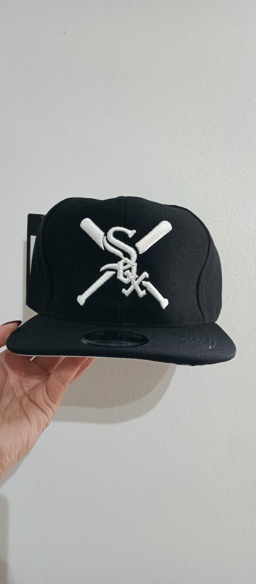 Producto - SOX negra con blanco